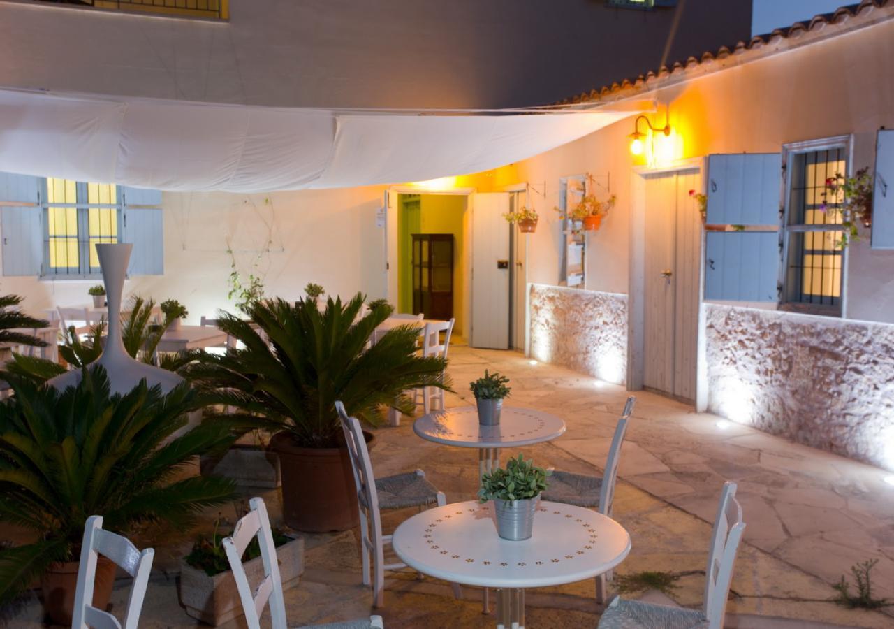 Shongas Inn Dherinia 외부 사진