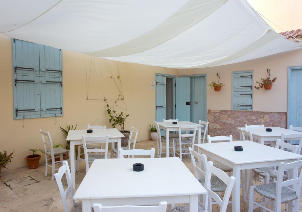 Shongas Inn Dherinia 외부 사진