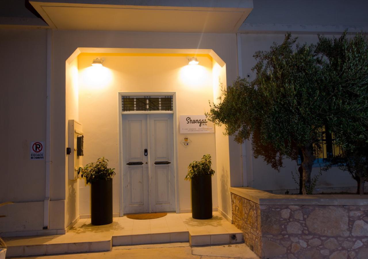 Shongas Inn Dherinia 외부 사진